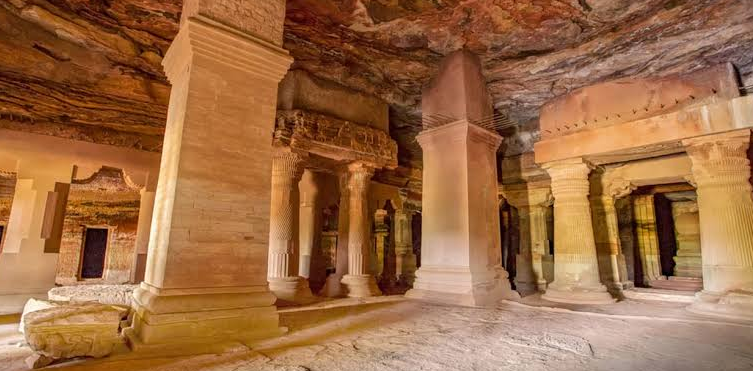 Bhartrihari Caves, Ujjain, Madhya Pradesh - Vushii.com Bhartrihari Caves, Ujjain, Madhya Pradesh - Vushii.com